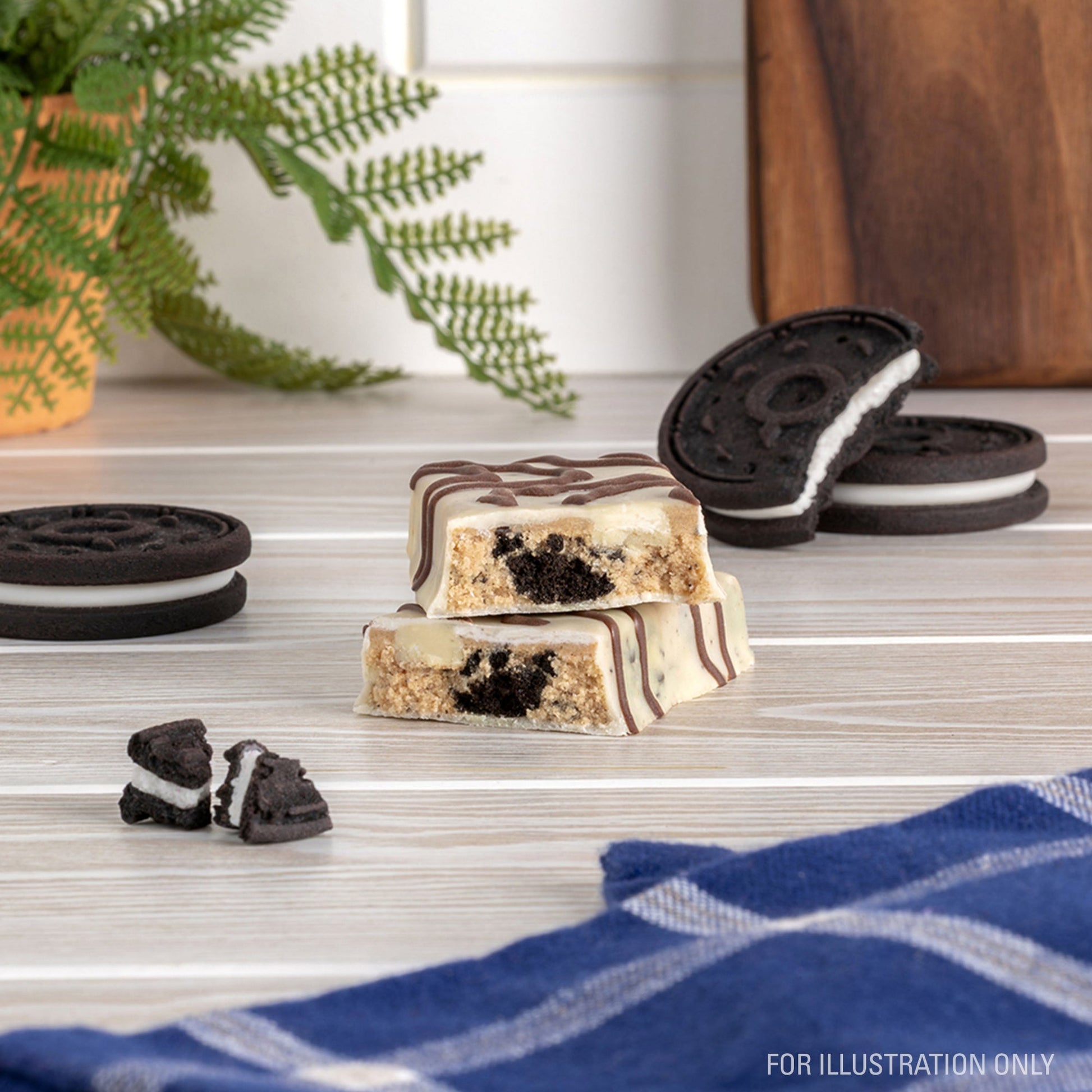 dipped-cookies-and-cream-protein-bars-t2 15807_QN_USA_ProteinBar_CAC_InterimAssetUpdate_Digital-Dipped-ProductCarouselSet_Tabletop1.jpg